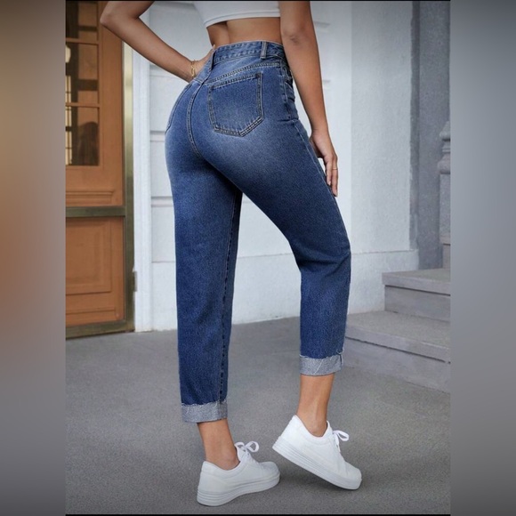 Curvy High Rise Jeans Women’s Size L 8/10 Dark Wash Cropped Raw Hem Cuffed - Picture 4 of 9